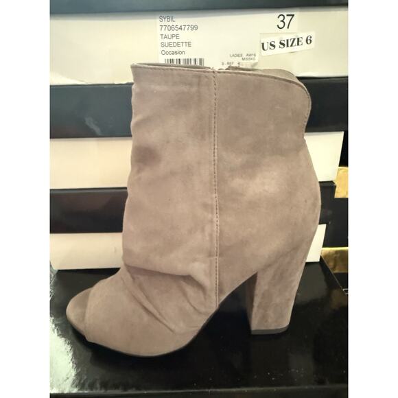 ShoeDazzle Taupe Open Toe Zip up On Side Boots Peep Toe Block Heel Size US 5 - Picture 1 of 4